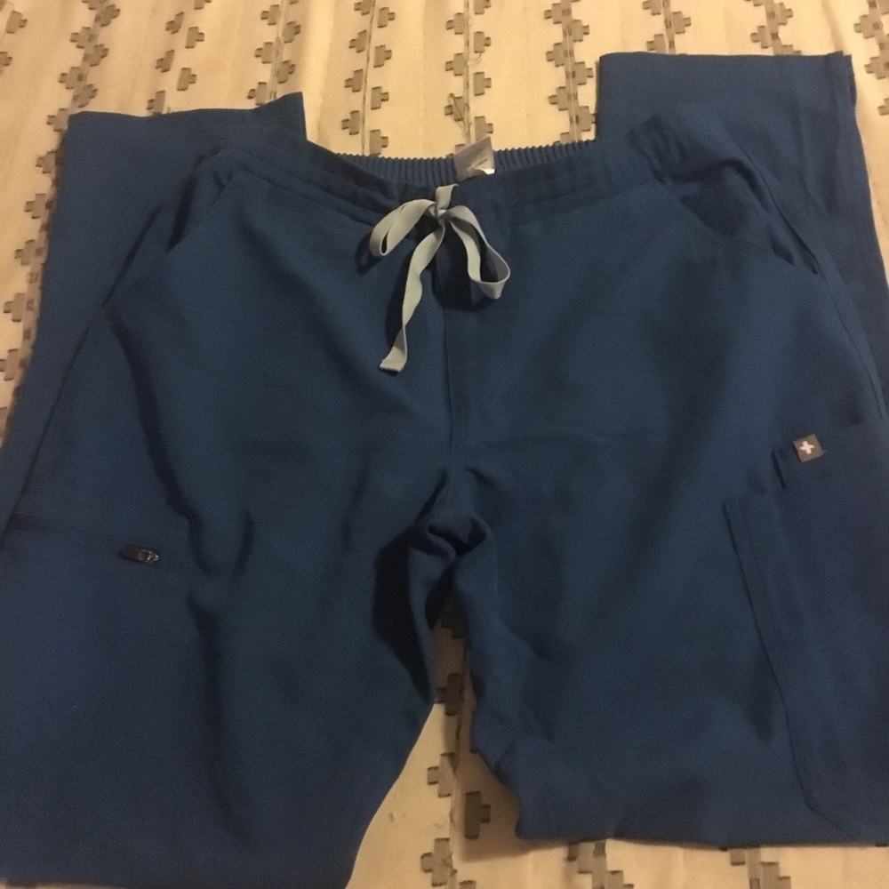 FIGS scrubs